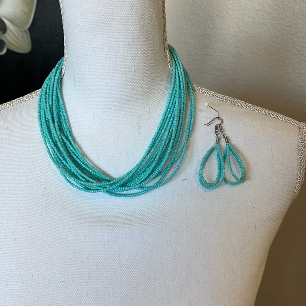 NWT-Glass bead necklace and earring set